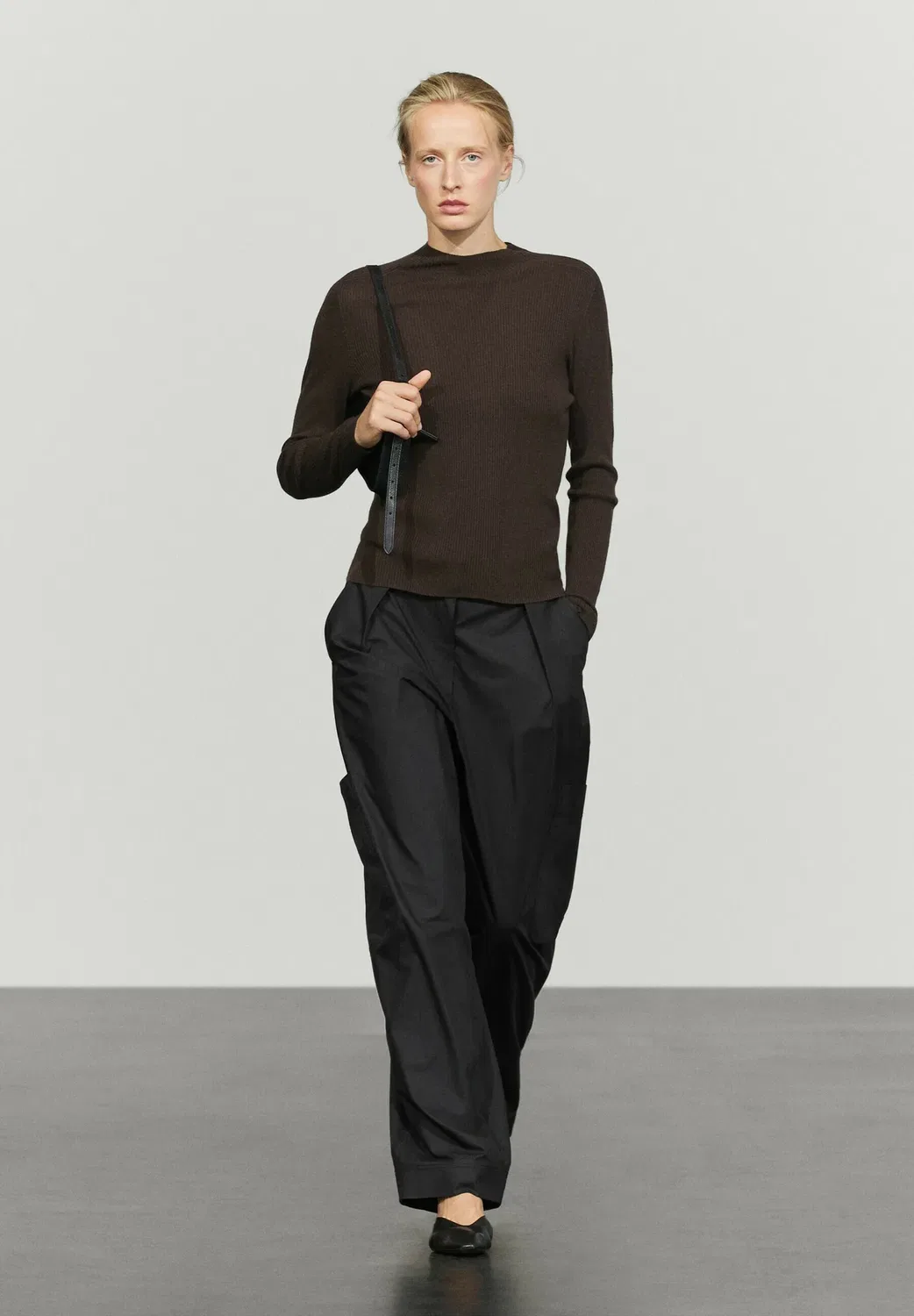 Вязаный свитер с воротником-стойкой в рубчик Massimo Dutti, Brown — фото 2