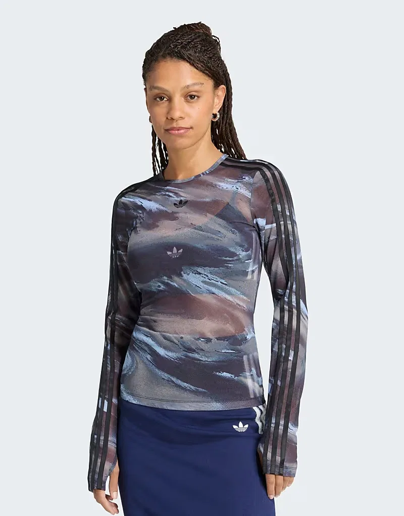 Футболка Adidas Originals Graphic mesh в цвете olive strata/aurora coffee