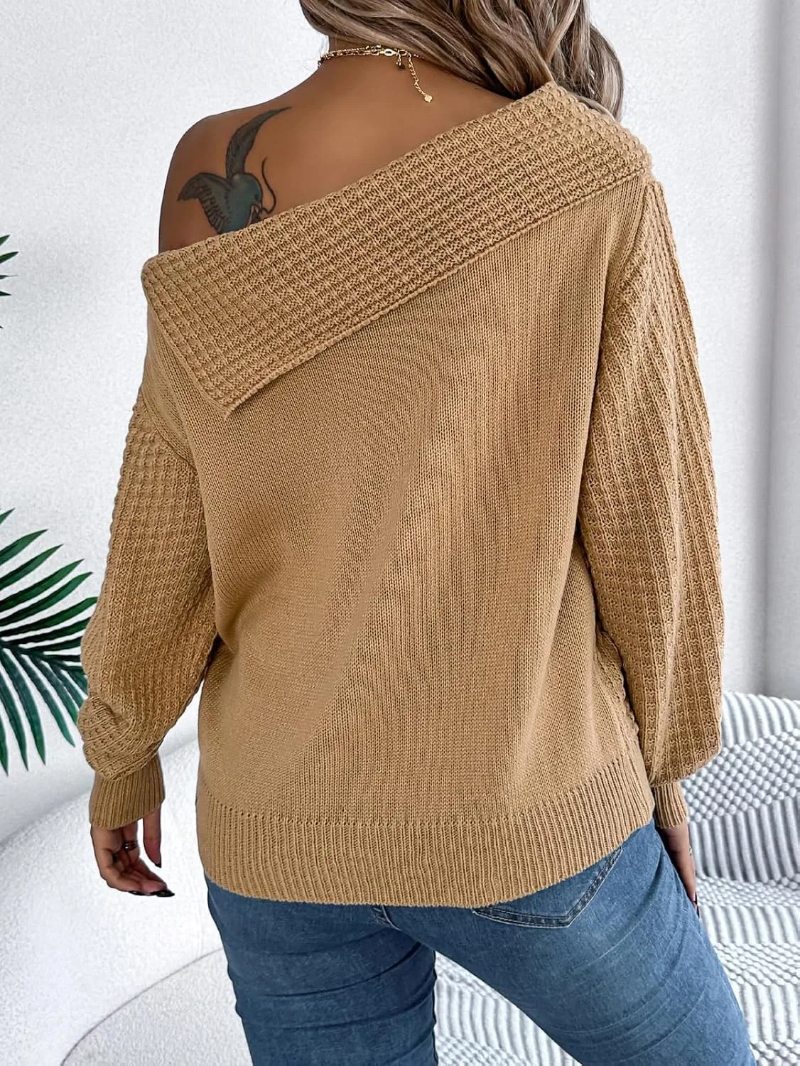 Женский свитер с одним плечом и воротником, модель One Shoulder Pullover, чёрный — фото 3