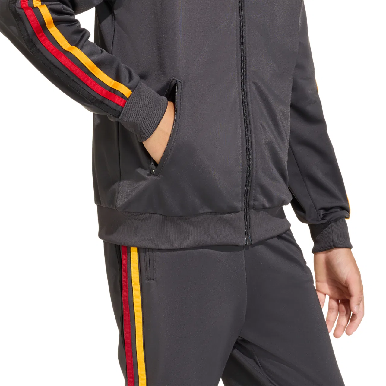 Куртка для мальчиков Firebird Loose Track Adidas, цвет Utility Black/Collegiate Gold — фото 4