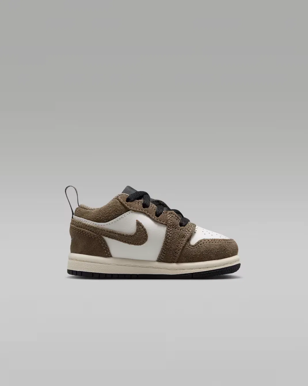 Детская/подростковая обувь Jordan 1 Low, Palomino/Phantom/Sail/Black — фото 3