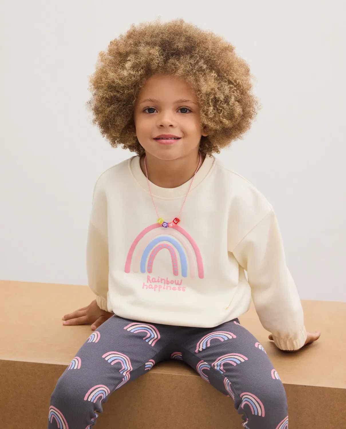 Детский комплект для девочек с принтом Conjunto 2 piezas sudadera posicional arco iris con legging rib all over print Kids El Corte Inglés, Multicolor — фото 3