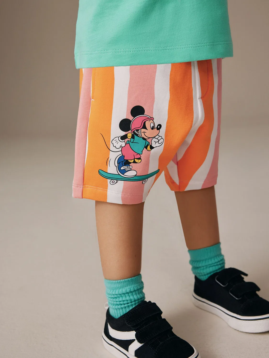 Комплект футболка и шорты Mickey Mouse, спортивный стиль Next, зеленый/оранжевый — фото 4
