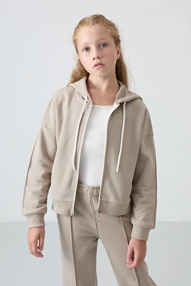 Детский спортивный комплект для девочек с вышивкой Tommy Life, Dark Beige/Dark Beige — фото 4