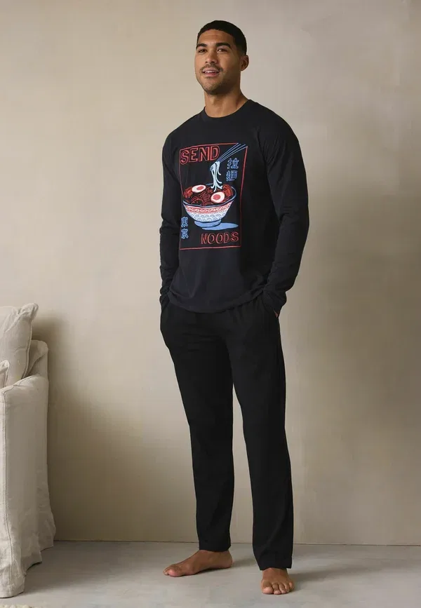 Пижамный комплект хлопковый Graphic long sleeve set Next, черный — фото 4