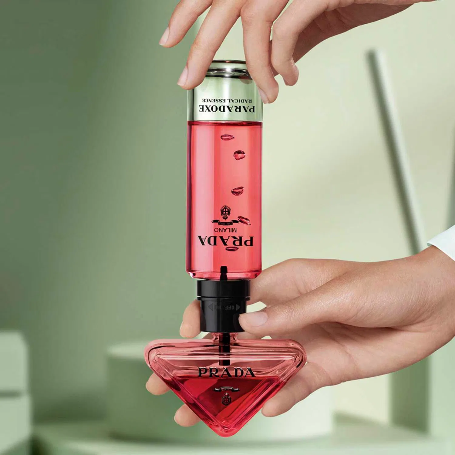 Парфюмерная вода PRADA Paradoxe Radical Essence, 30 мл, женская, с нотами нероли и соленой фисташки — фото 4