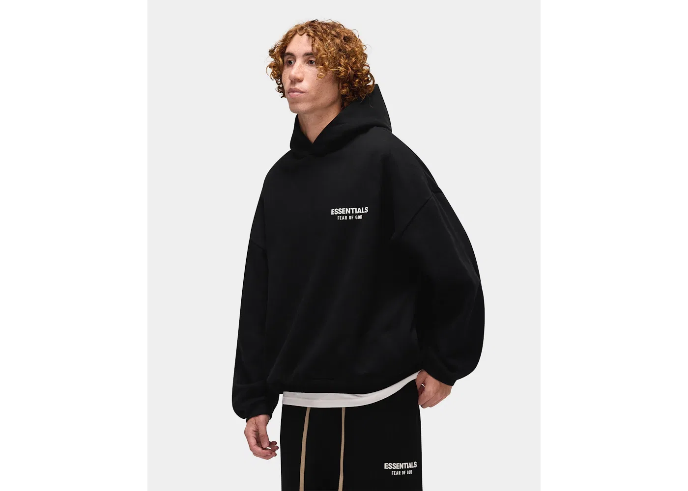 Мужской свитшот с принтом Fear of God Essentials Hoodie (FW24) Fear of God, Black — фото 4
