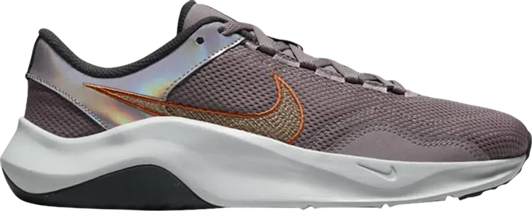 

Кроссовки Nike Wmns Legend Essential 3 Next Nature Premium 'Purple Smoke Metallic Copper', фиолетовый