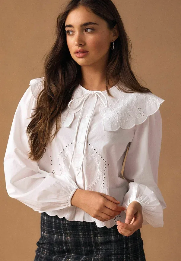 Блуза с вышивкой Petite fit - statement collar broderie long sleeve - button-down blouse Next, white, белый — фото 3