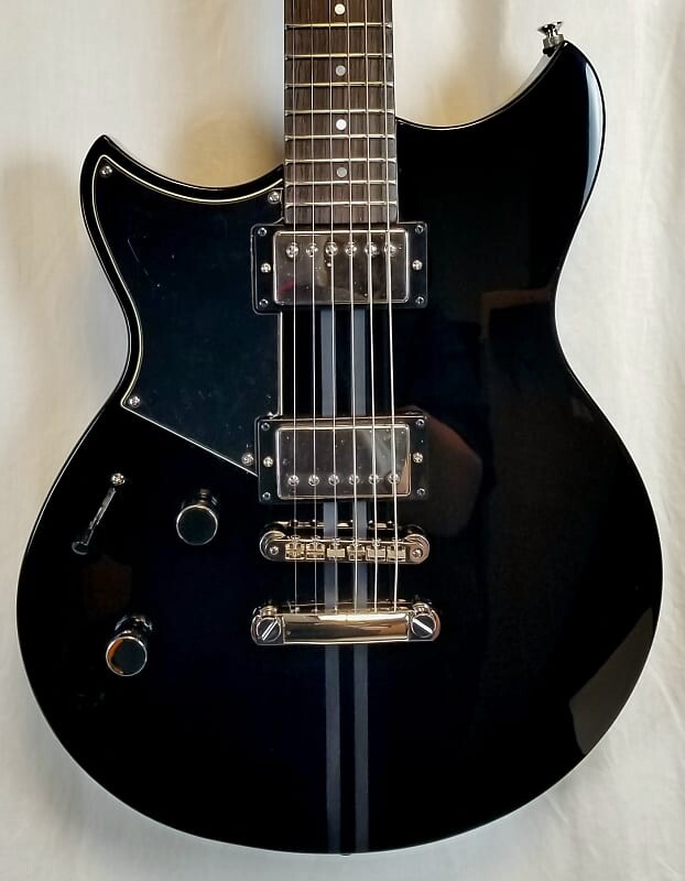 

Yamaha RSE20L Revstar Element Электрогитара для левшей, 2 звукоснимателя Alnico V Humbucking, черный 2022 RSE20L BL
