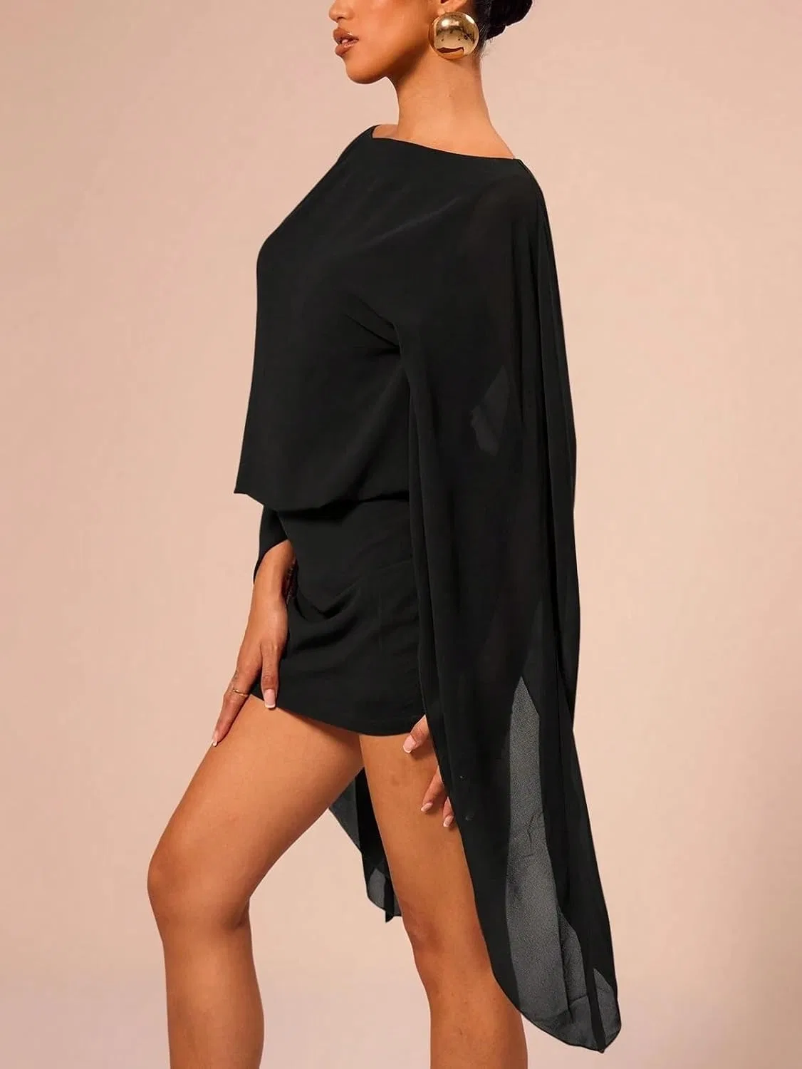 Женское мини-платье с длинным рукавом и лодочкой, Black — фото 4