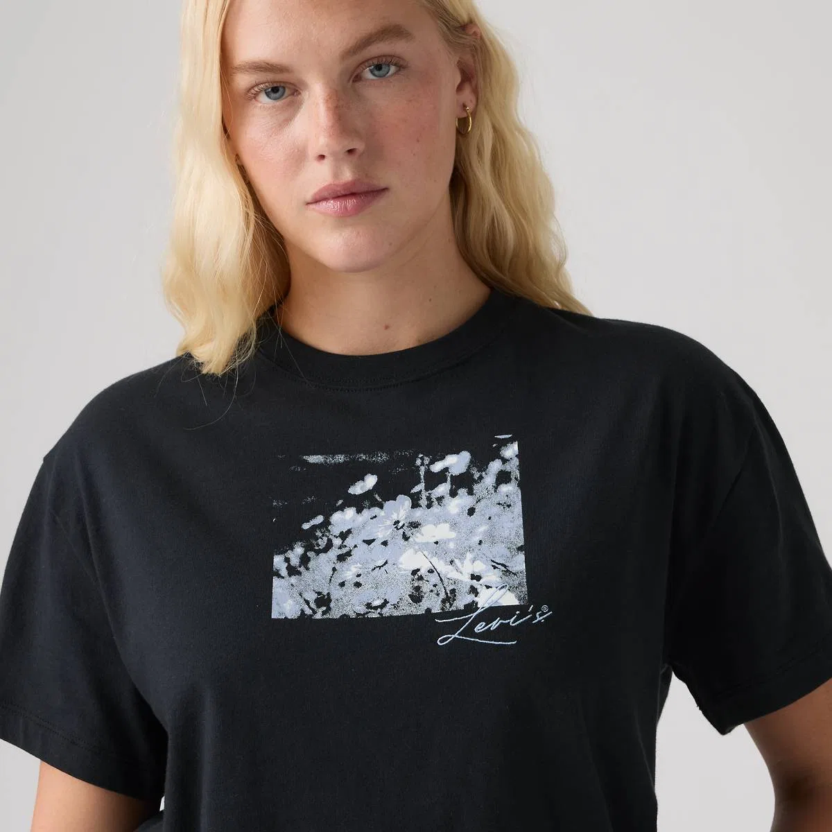 Футболка с графическим принтом на каждый день Levi's, Eternal Flowers Anthracite - Black — фото 2