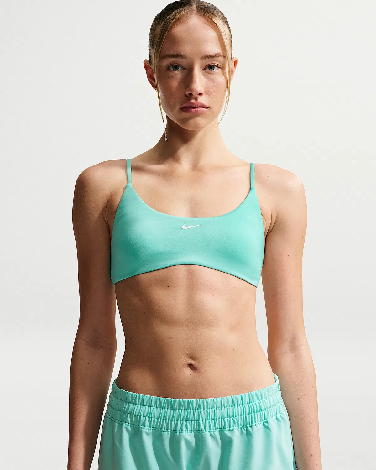 Женский бикини-топ бралетт Nike Swim Effortless Essential, Bleached Turquoise
