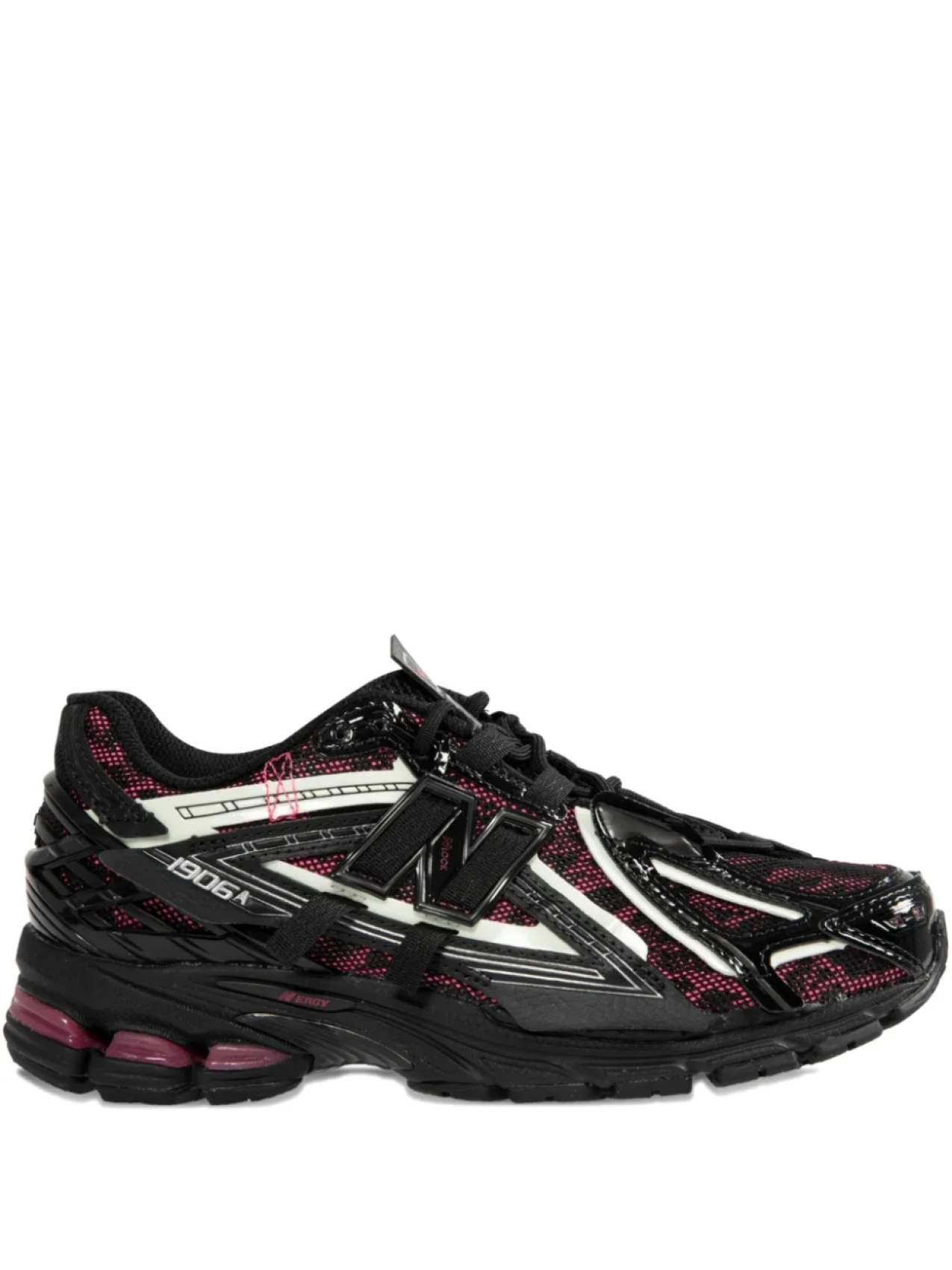 

Кроссовки New Balance 1906A на шнуровке, черный