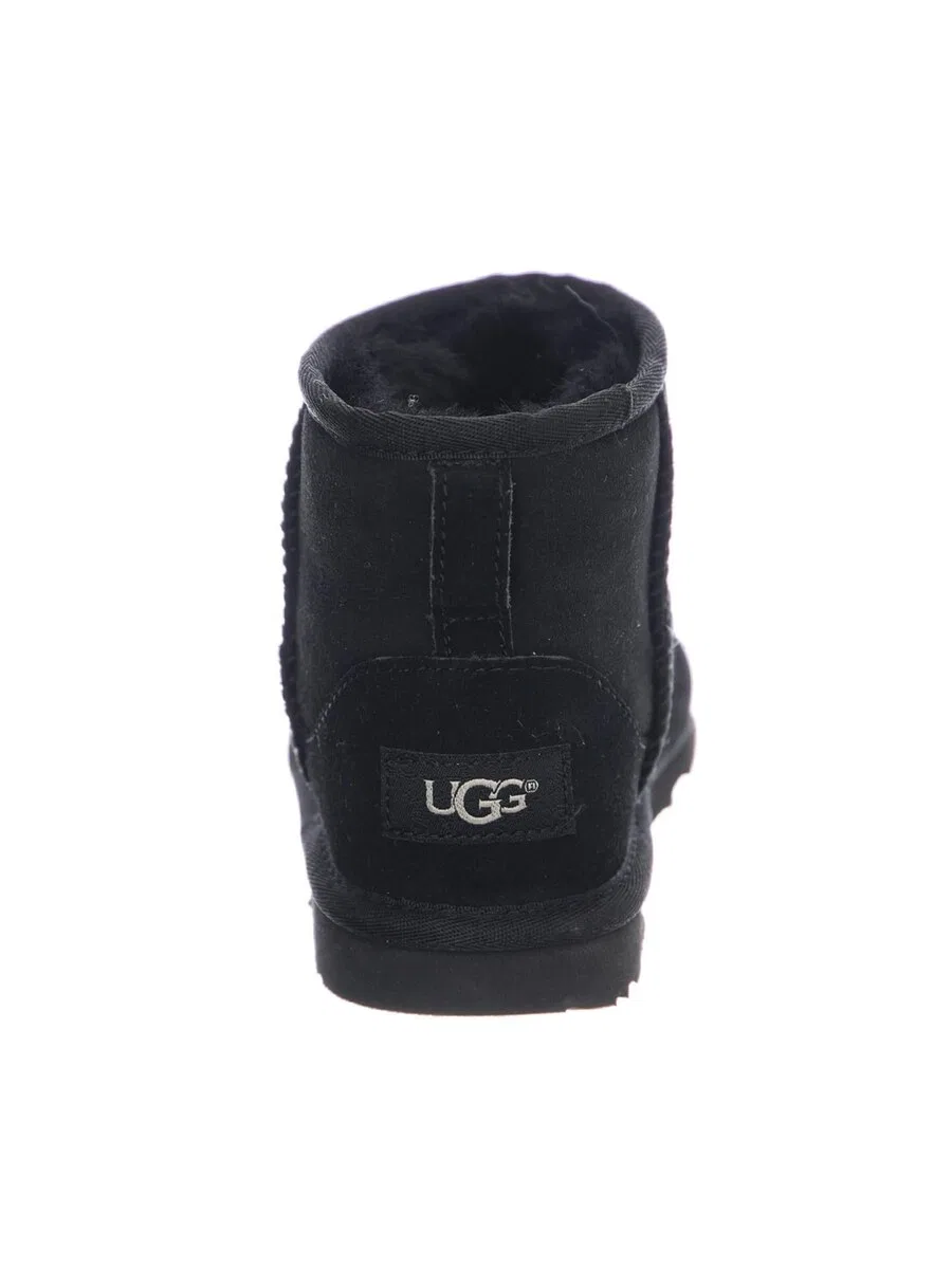 Сапоги UGG 'K Classic Mini II Black Boots' черного цвета — фото 4
