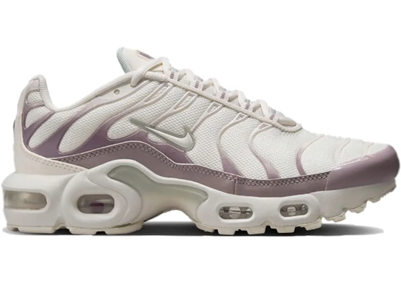 Детские кроссовки Lifestyle Nike Air Max Plus, Sail/Light Silver/Light Violet Ore/Phantom