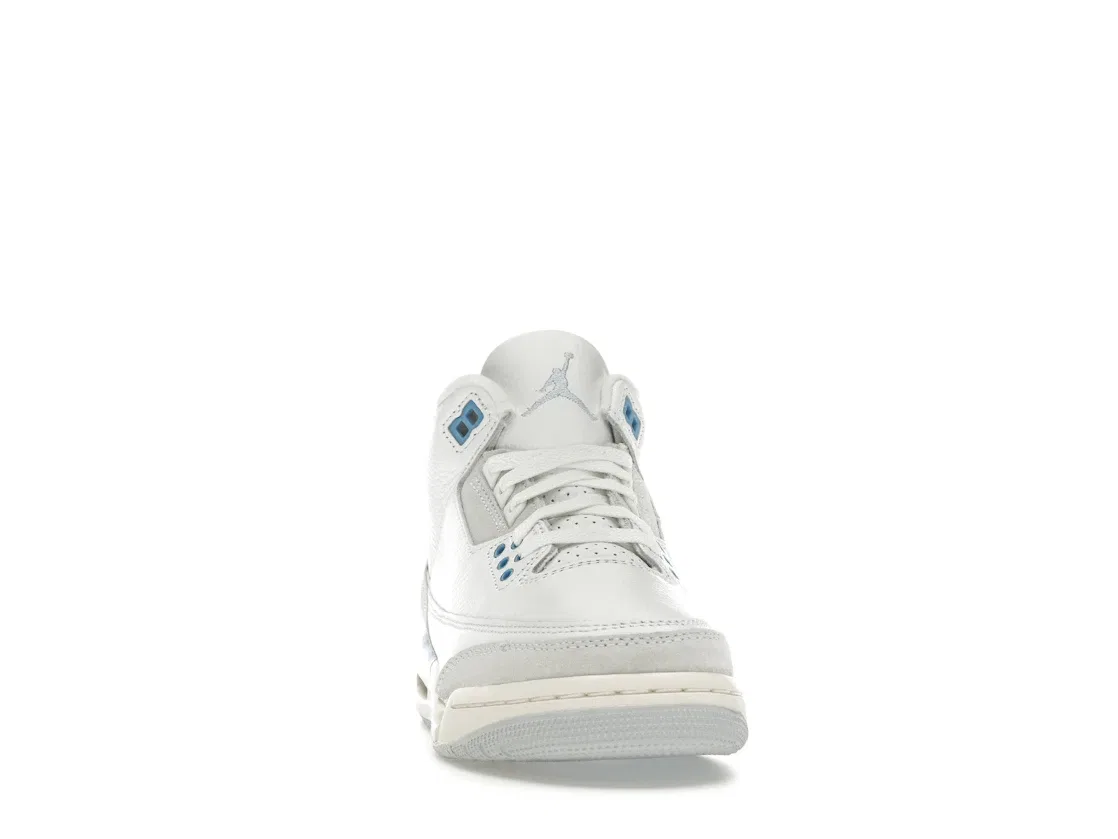Детские кроссовки для школьников с принтом Jordan 3 Retro Jordan, Summit White/Hydrogen Blue/Legend Blue/Photon Dust/Pure Platinum/Sail — фото 2