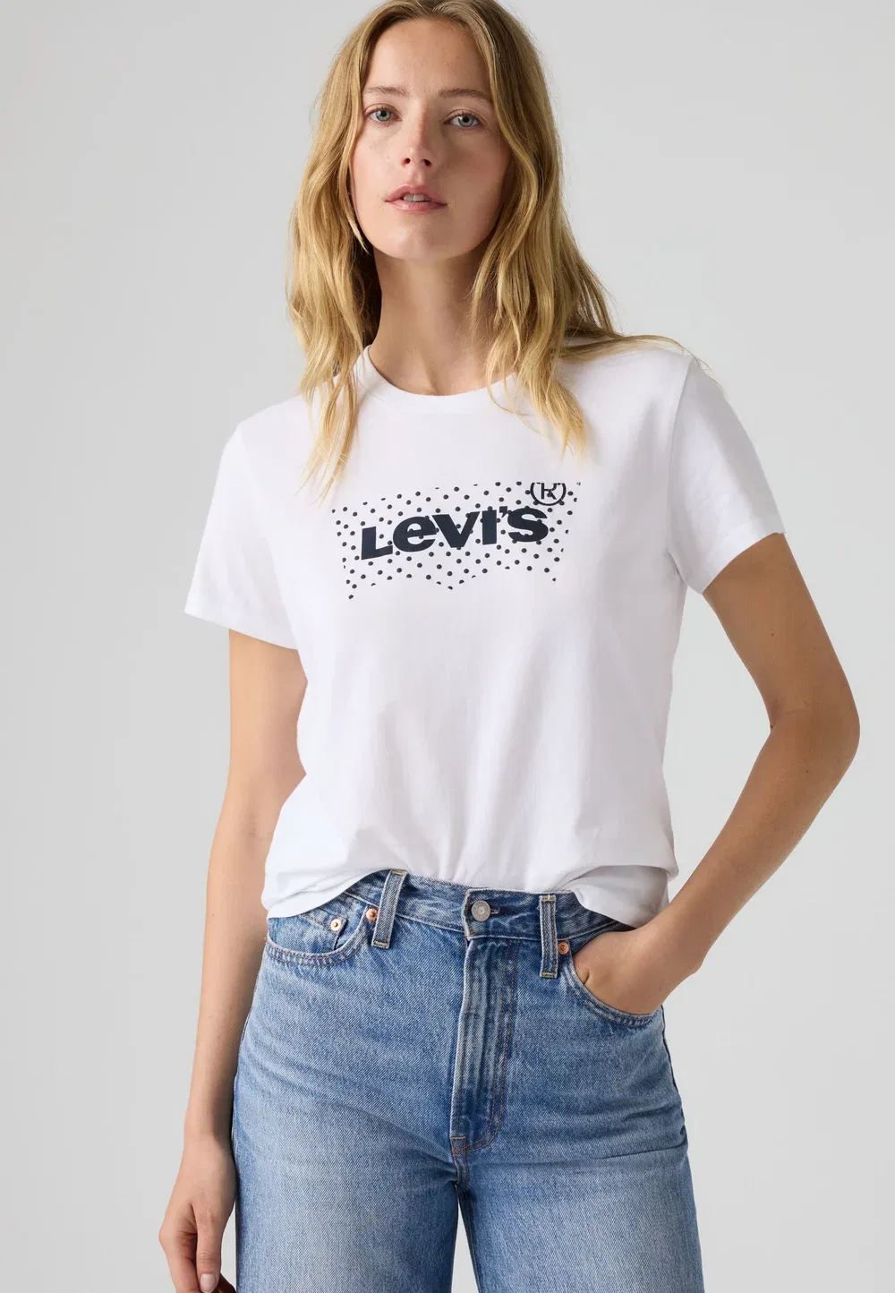 Идеальная футболка - футболка с принтом Levi'S, Inga Dot Bw Fill Bright White