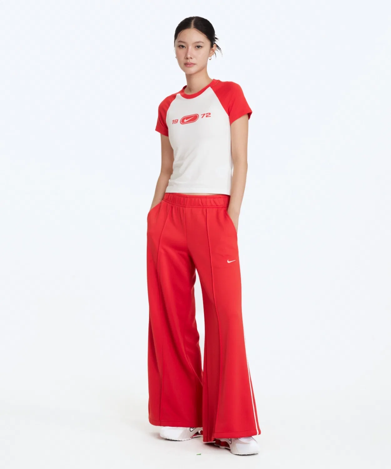 Женская футболка с принтом Nike Sportswear Chill Knit Slim, Cream — фото 3