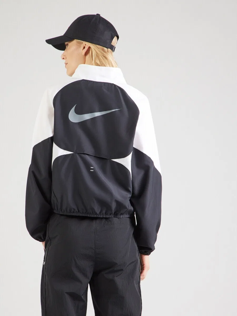 Куртка NIKE Training Jacket 'TEMPO SWSH' черного цвета — фото 2