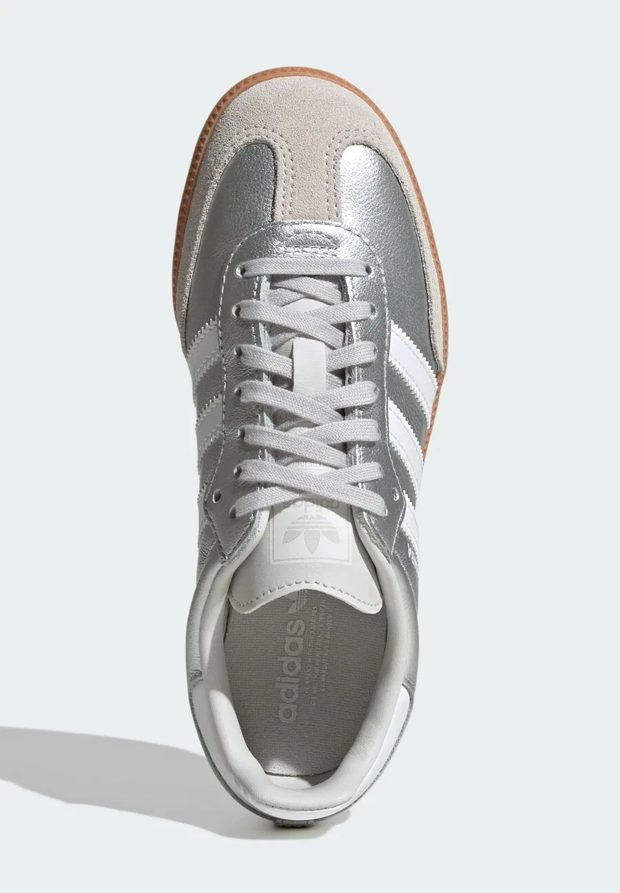 Кроссовки ADIDAS ORIGINALS 'Samba' серебристого цвета — фото 3