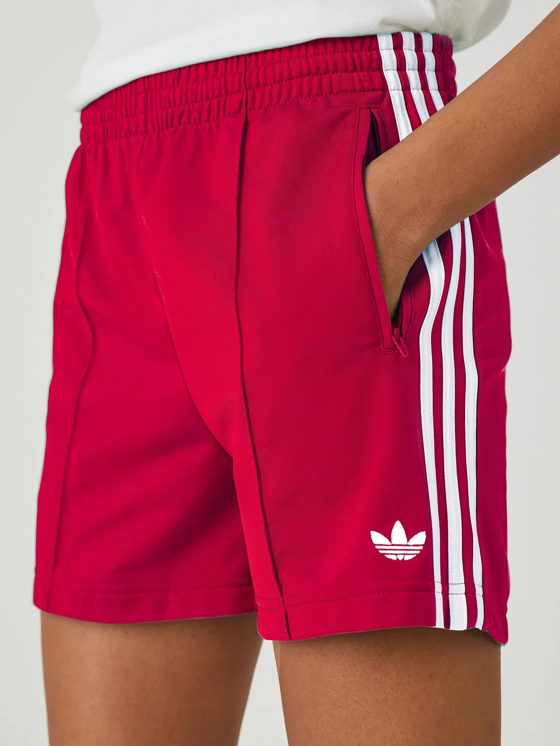 Шорты Firebird, прямые, adidas Originals, красные