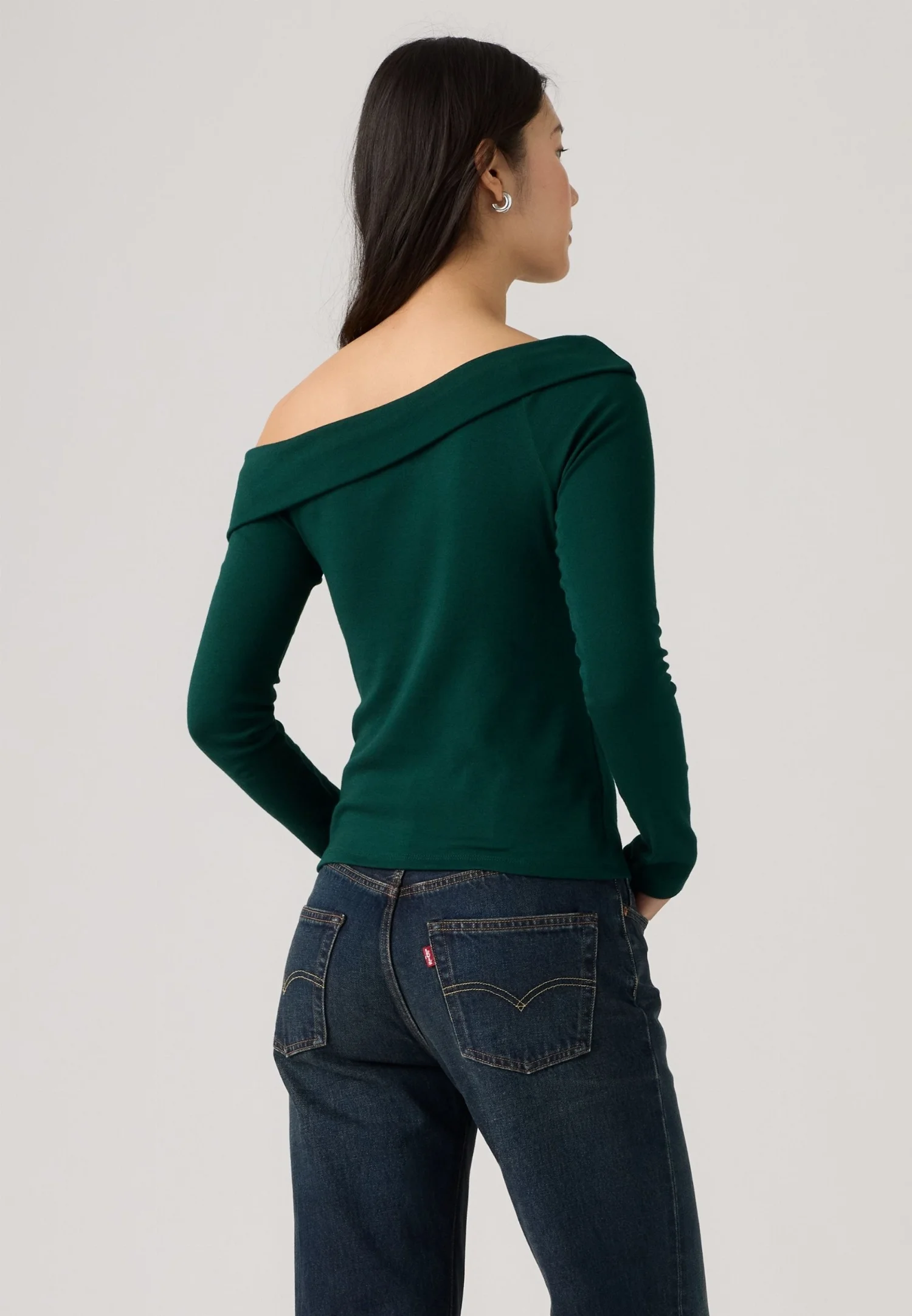Женский лонгслив Levi's Clara Rib Off Shoulder LS, зеленый — фото 3