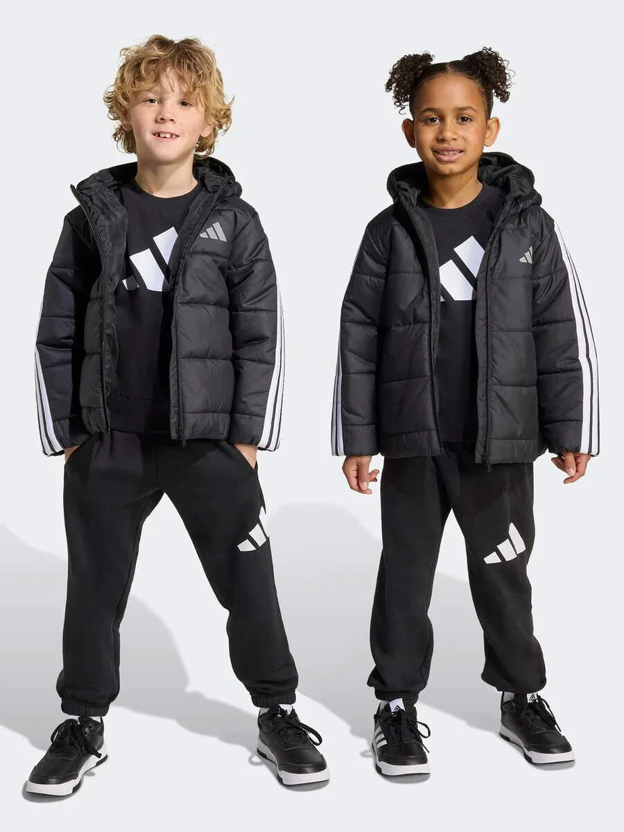 Спортивная куртка ADIDAS SPORTSWEAR 'Essentials 3-Stripes Padded Jacket' черного цвета — фото 2