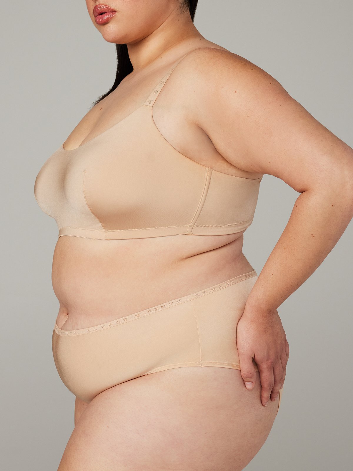 

Трусики-хипстеры Savage X Fenty Microfiber, цвет Honey Nude