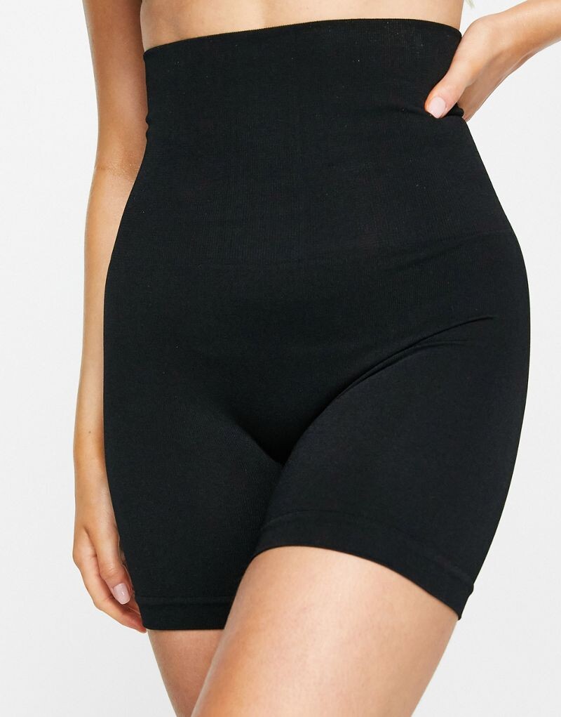 

ASOS DESIGN – моделирующие черные бесшовные шорты с завышенной талией