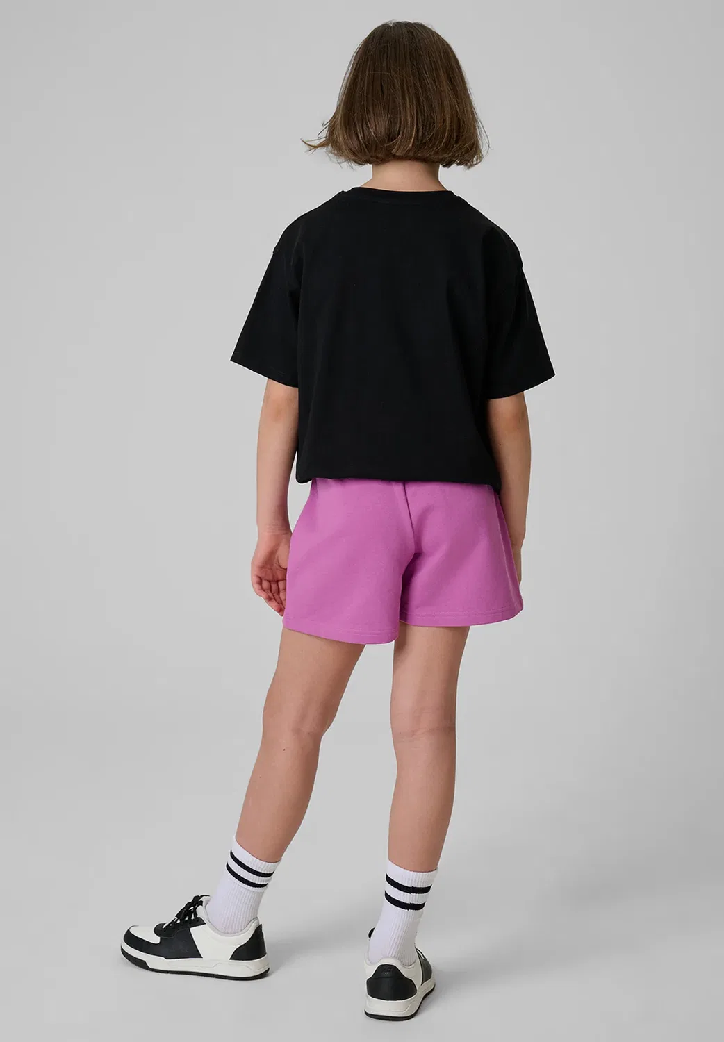 Spodenki dresowe dziewczęce - fioletowe 158 (12-13 лат) - спортивные шорты 4F, Violet — фото 3