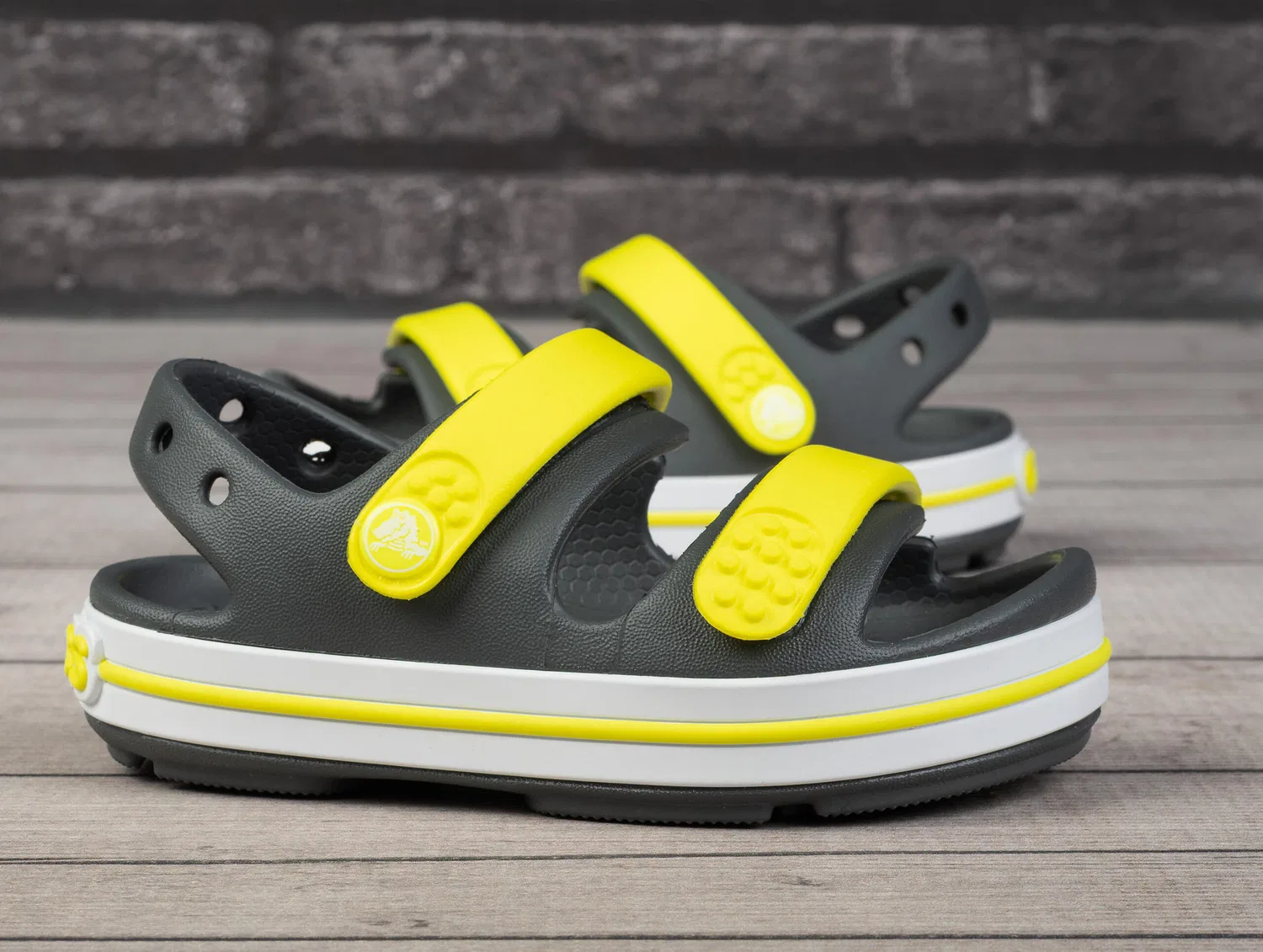 Детские сандалии с ремешками Crocs Crocband Cruiser, Цвет Dunkelgrau Weiss Gelb — фото 2