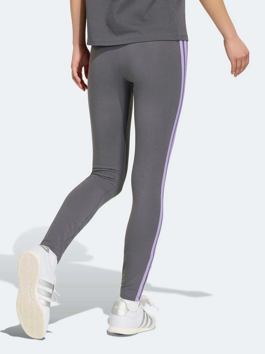 Леггинсы хлопковые Essentials 3-Stripes adidas, серый/фиолетовый — фото 2