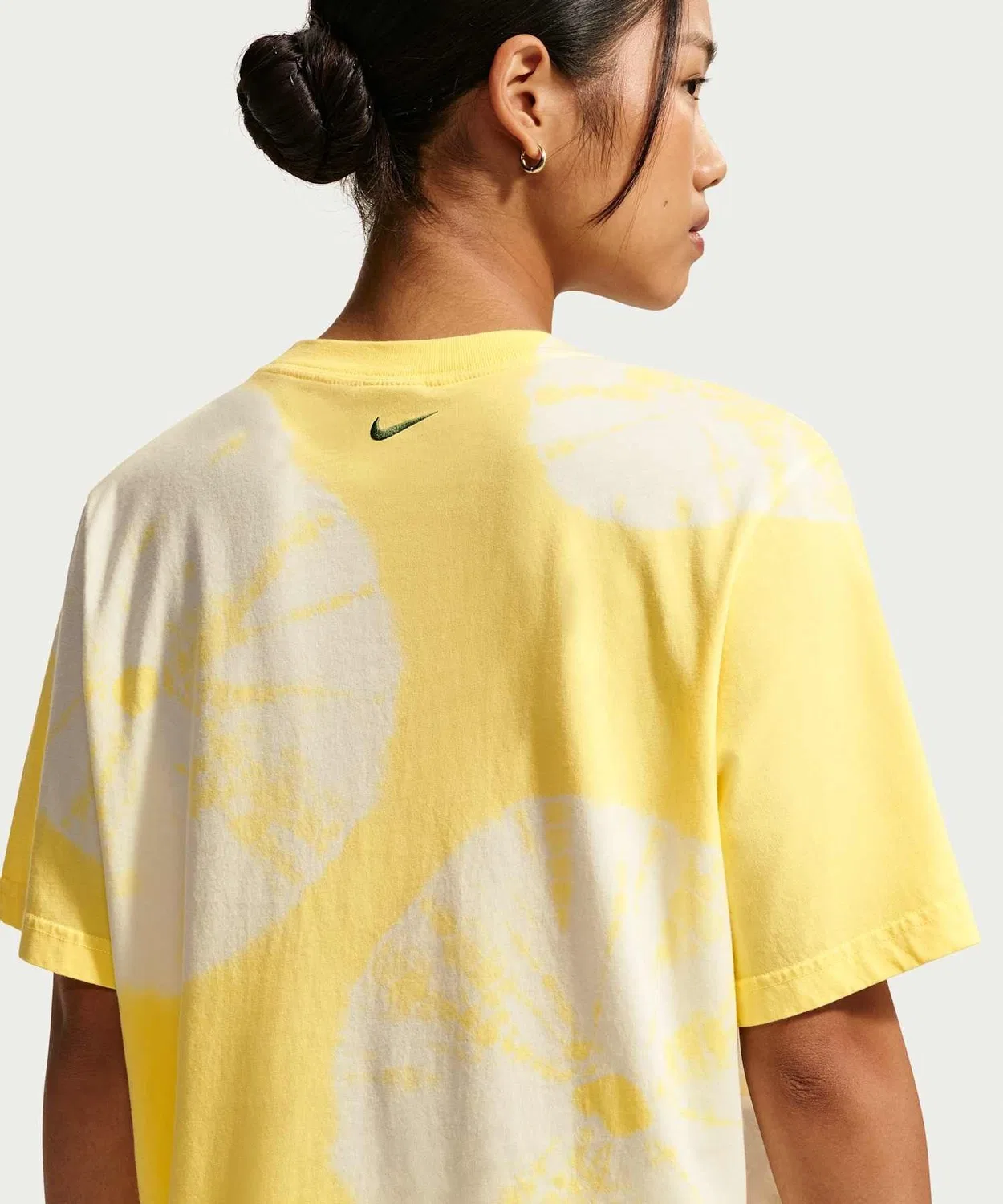 Женская футболка с коротким рукавом хлопковая Nike Sportswear, Soft Yellow — фото 3