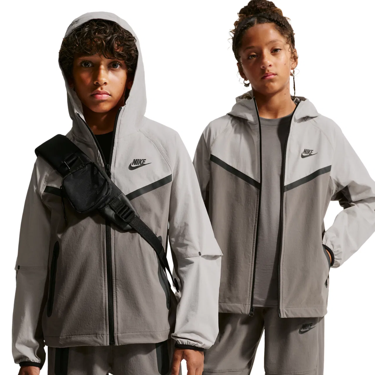 Детская куртка для мальчиков с капюшоном Nike NSW Tech Woven Full-Zip Jacket PD, Cave Stone Moon Particle Black