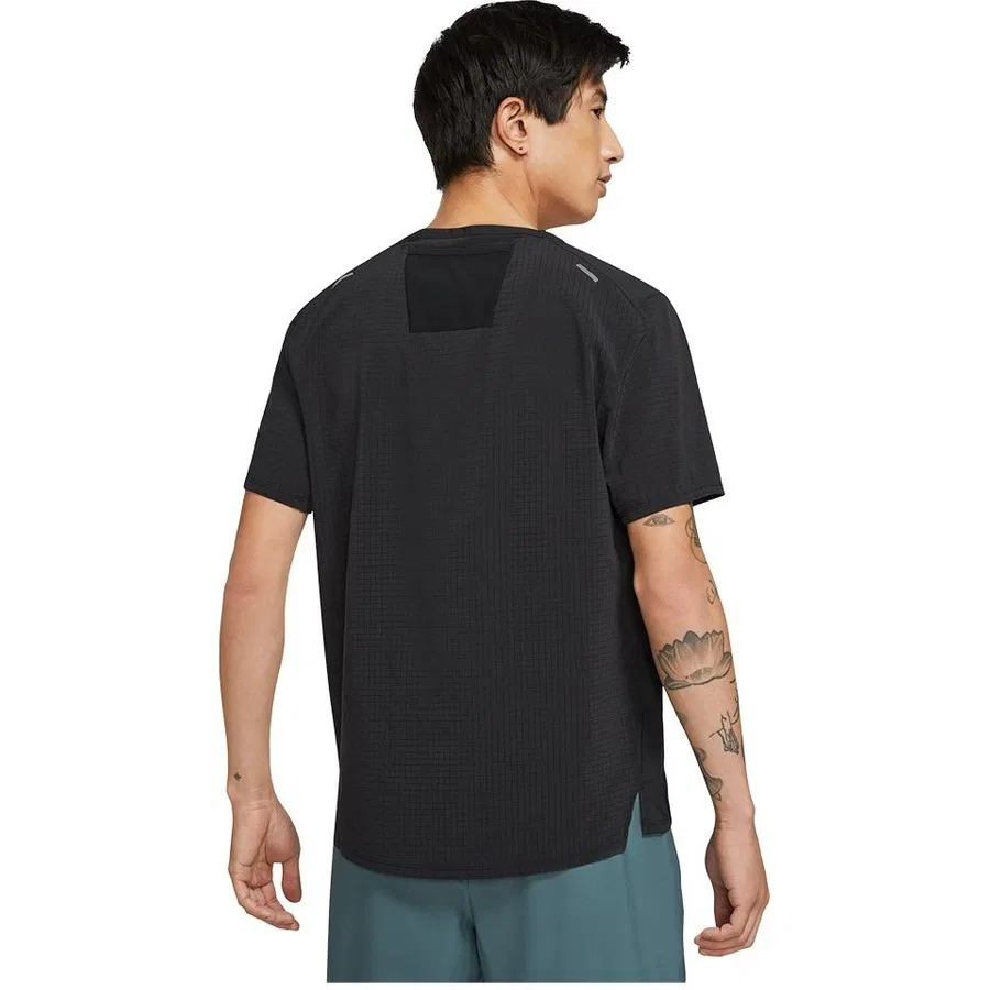 Мужская футболка с коротким рукавом Dri-FIT Rise 365 Nike, Черный — фото 4