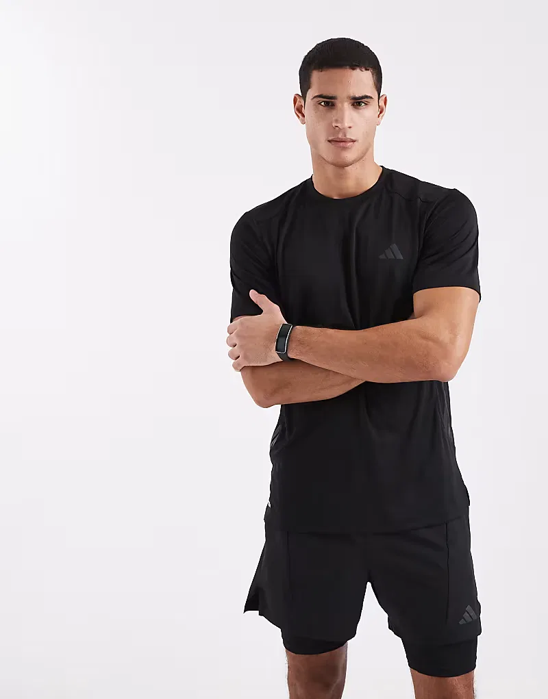 Футболка Adidas Performance Tech Essentials для тренировок с тремя полосками, черный