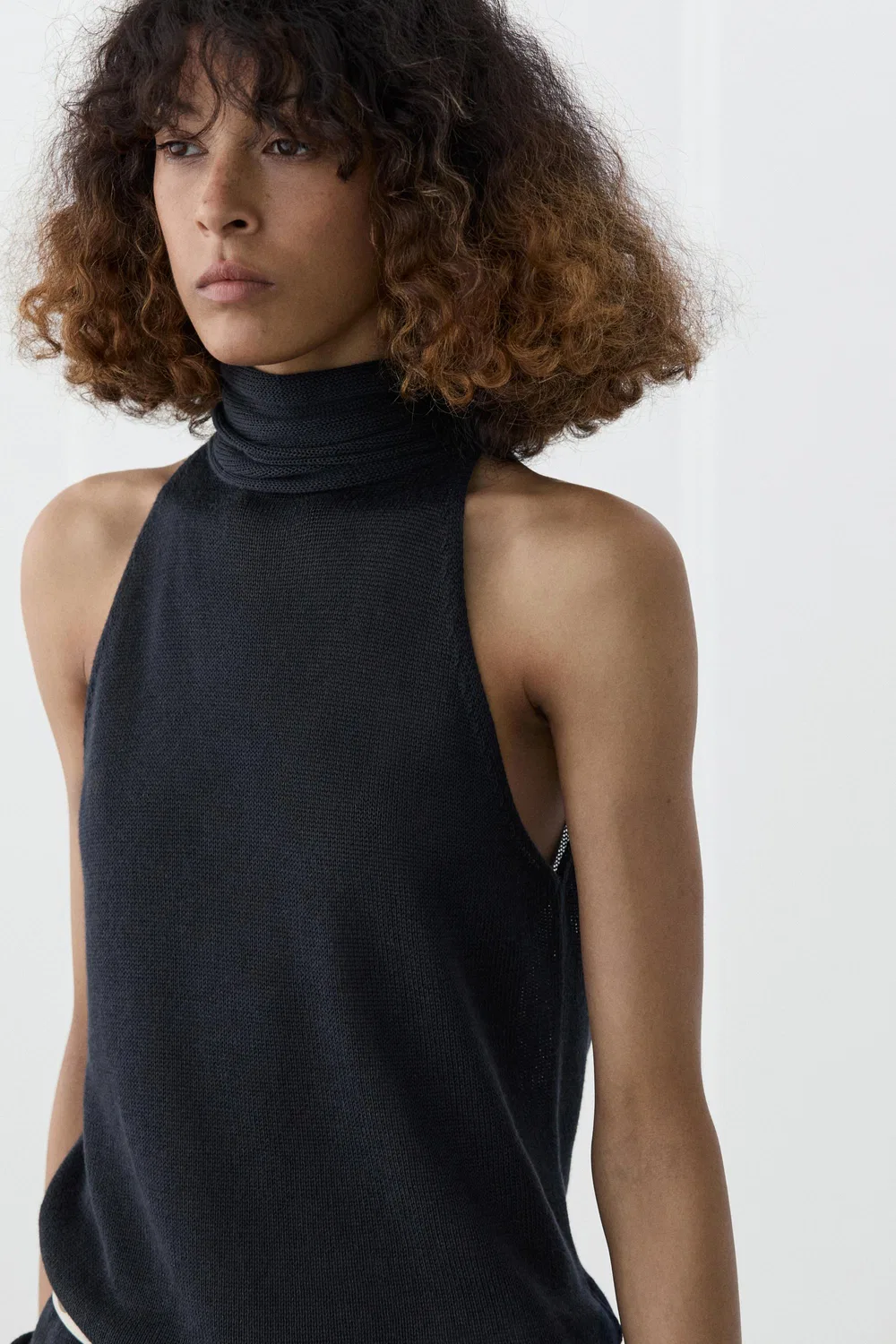 Топ Massimo Dutti, свободный, с завязками и бретелями через шею, темно-синий — фото 2