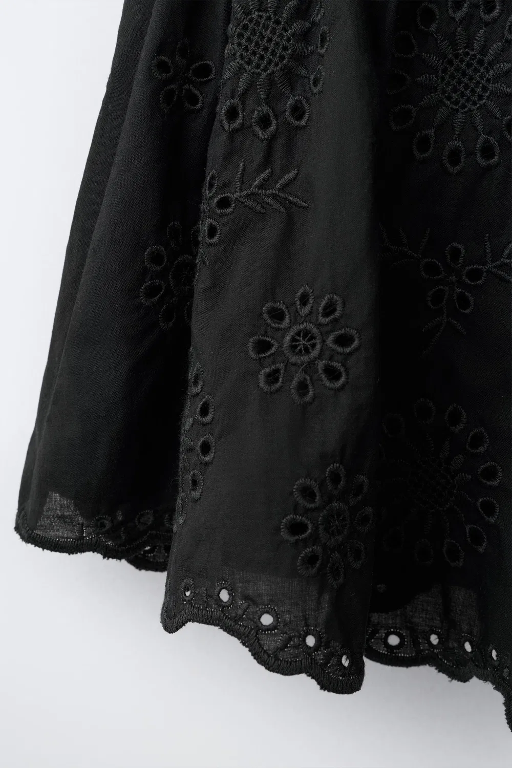 Шорты-бермуды с швейцарской вышивкой ZARA, Black — фото 4