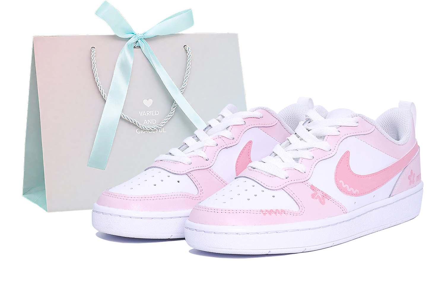 

Nike Court Borough Cherry Blossoms нескользящие амортизирующие и дышащие низкие скейтбордские кроссовки Pink Kids'