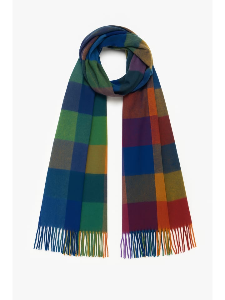 

Мягкий вязаный шарф с бахромой и геометрическим рисунком в разноцветной расцветке. Faera