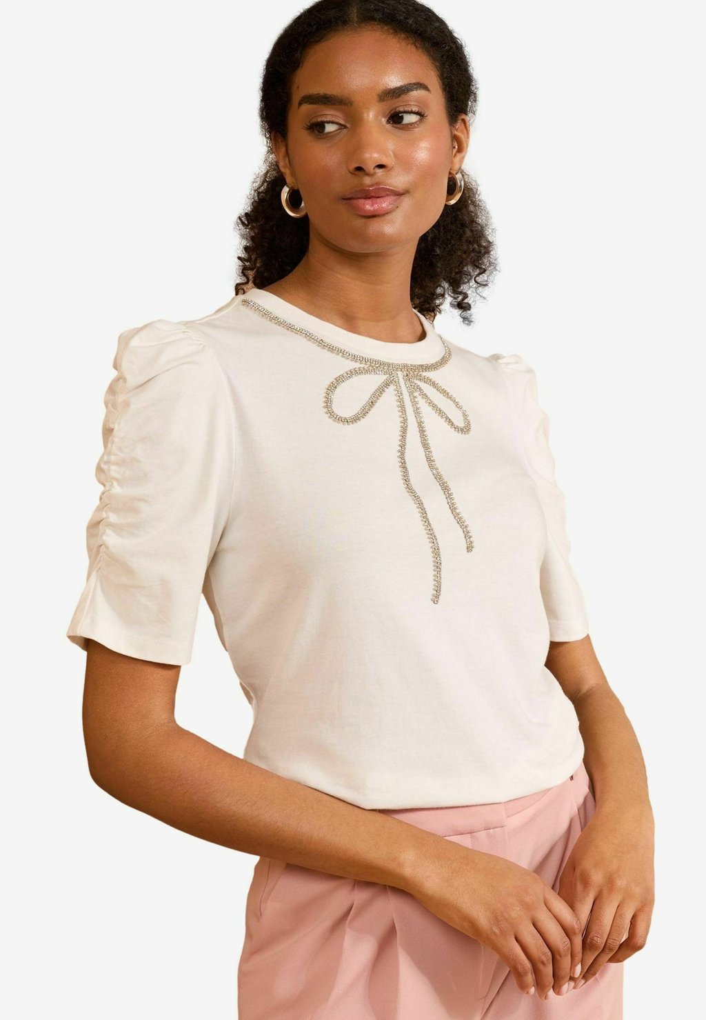 

Футболка с принтом REGULAR FIT Love & Roses, белый