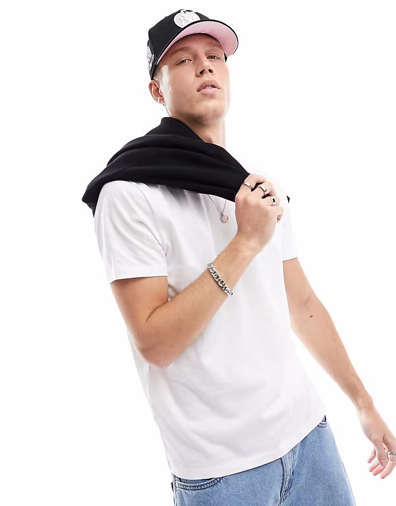 

Футболка стандартного кроя с круглым вырезом белого цвета New Look, Белый, Футболка стандартного кроя с круглым вырезом белого цвета New Look