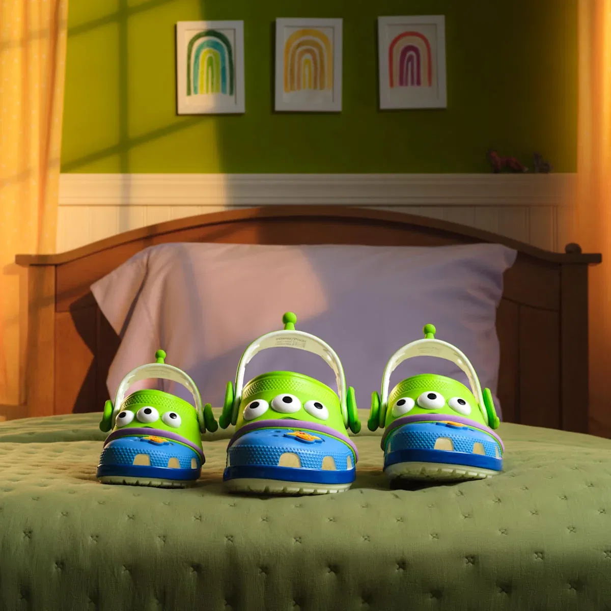 Классические сабо по мультфильму «История игрушек» от Disney Pixar Crocs, Multi — фото 3