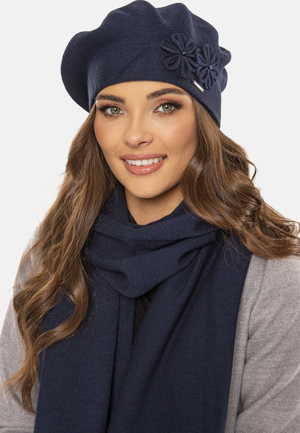 

Шапка 7007 BERET AND SCARF SET Vivisence, цвет dark blue