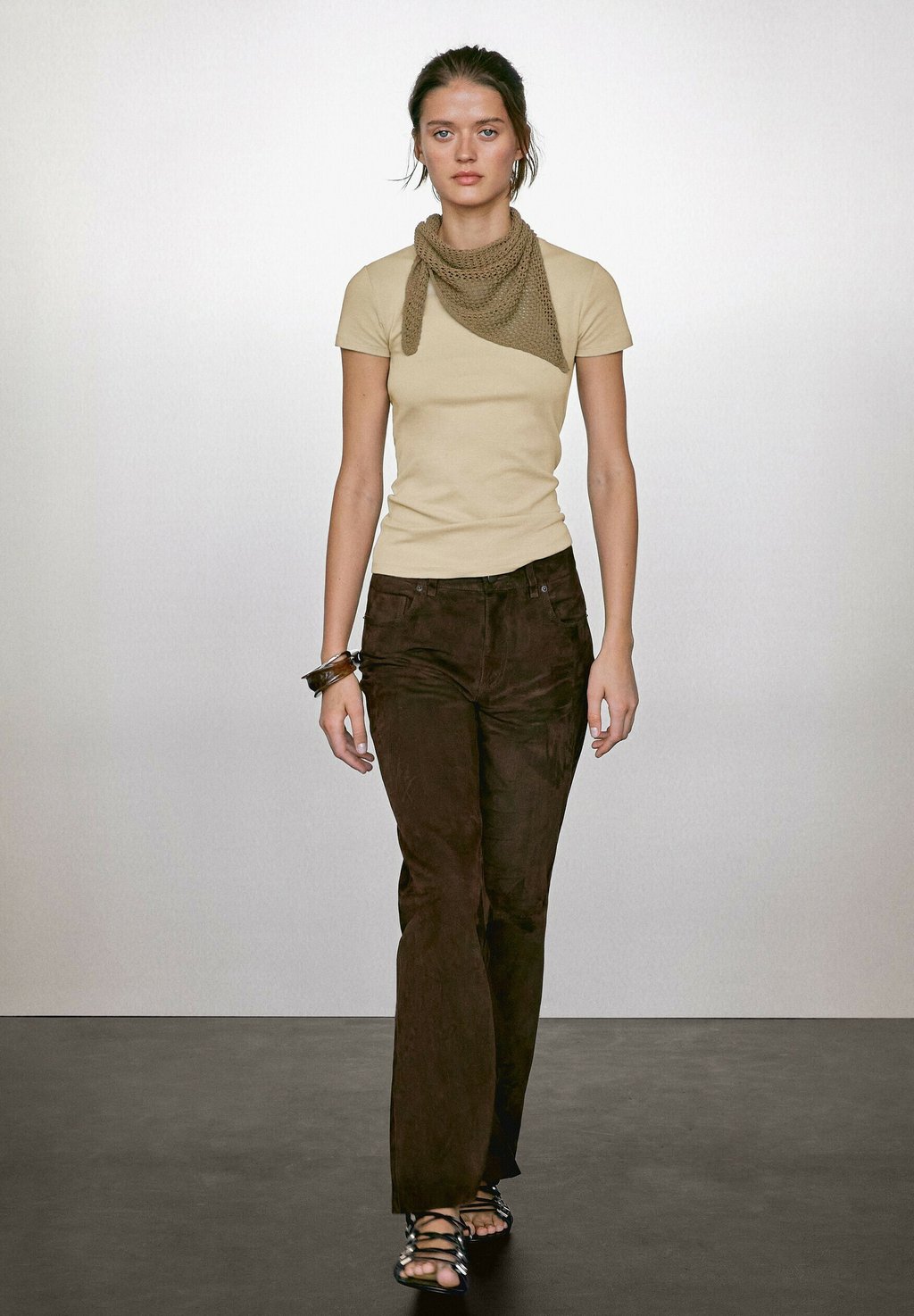 

Базовая футболка SHORT SLEEVE Massimo Dutti, бежевый