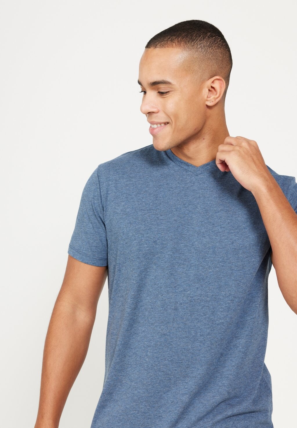 

Базовая футболка V Neck AC&CO / ALTINYILDIZ CLASSICS, синий