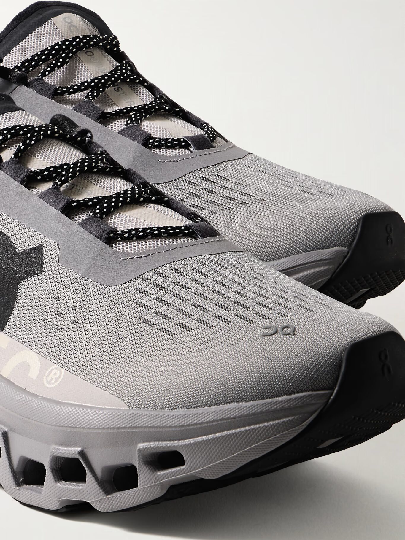 

Кроссовки для бега Cloudmonster с резиновой отделкой и сетчатой ​​вставкой ON, серый