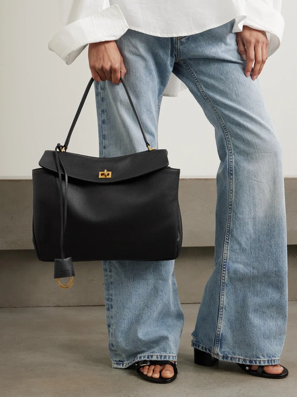 Сумка-тоут Rodeo среднего размера из фактурной кожи BALENCIAGA, черный — фото 2
