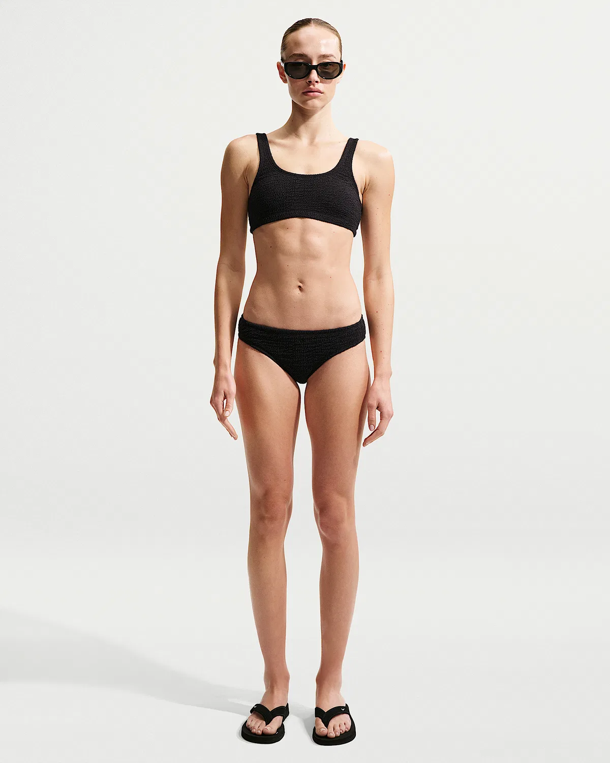 Женский бикини-топ Nike Swim Shoreline Texture Bralette, Black — фото 4